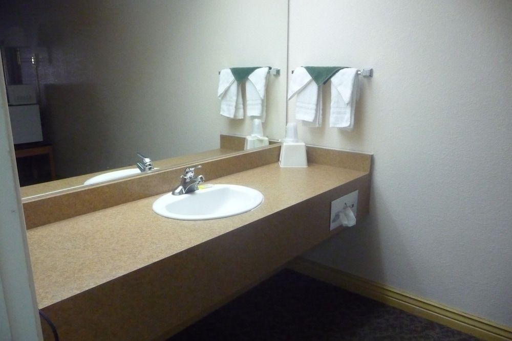 Sierra Inn Standard Room, 1 King Bed 13