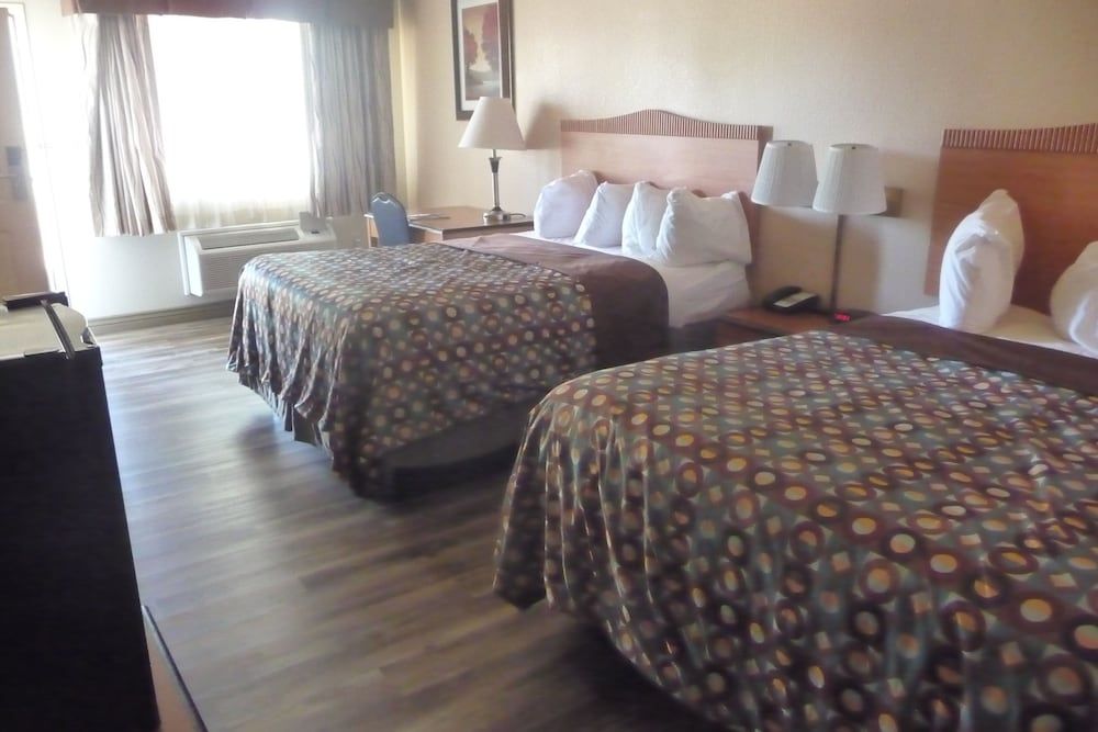 Sierra Inn Standard Room, 2 Queen Beds 15