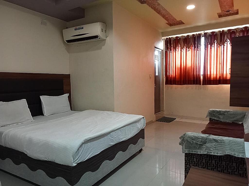 Paras Palace Standard Non AC with a Free Cup of Tea 2