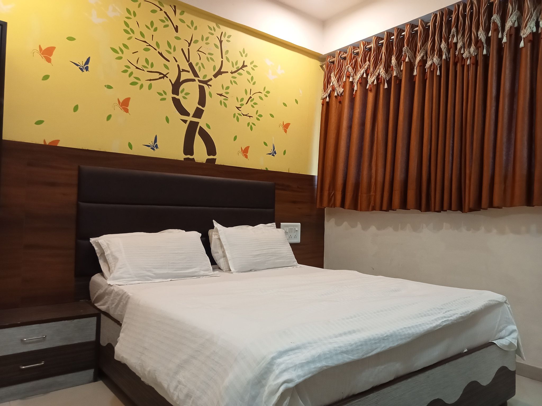 undefined Paras Palace 8