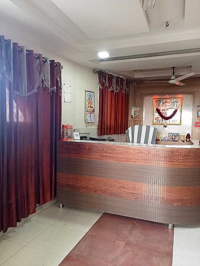 undefined Paras Palace 2