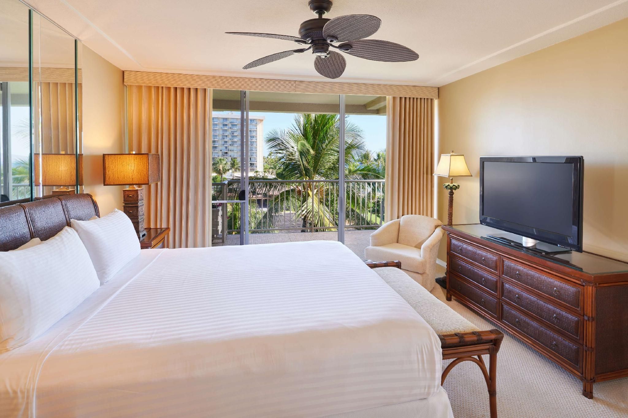 1-Bedroom 2-Bath Oceanfront Premium