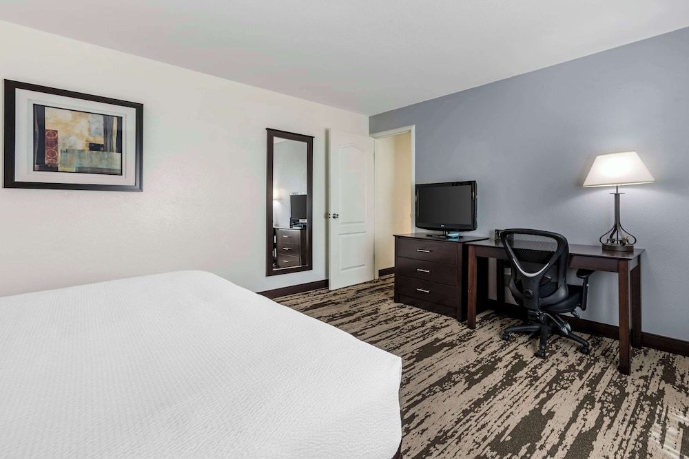 Suite, Multiple Beds, Non Smoking, Balcony (with Sofabed)