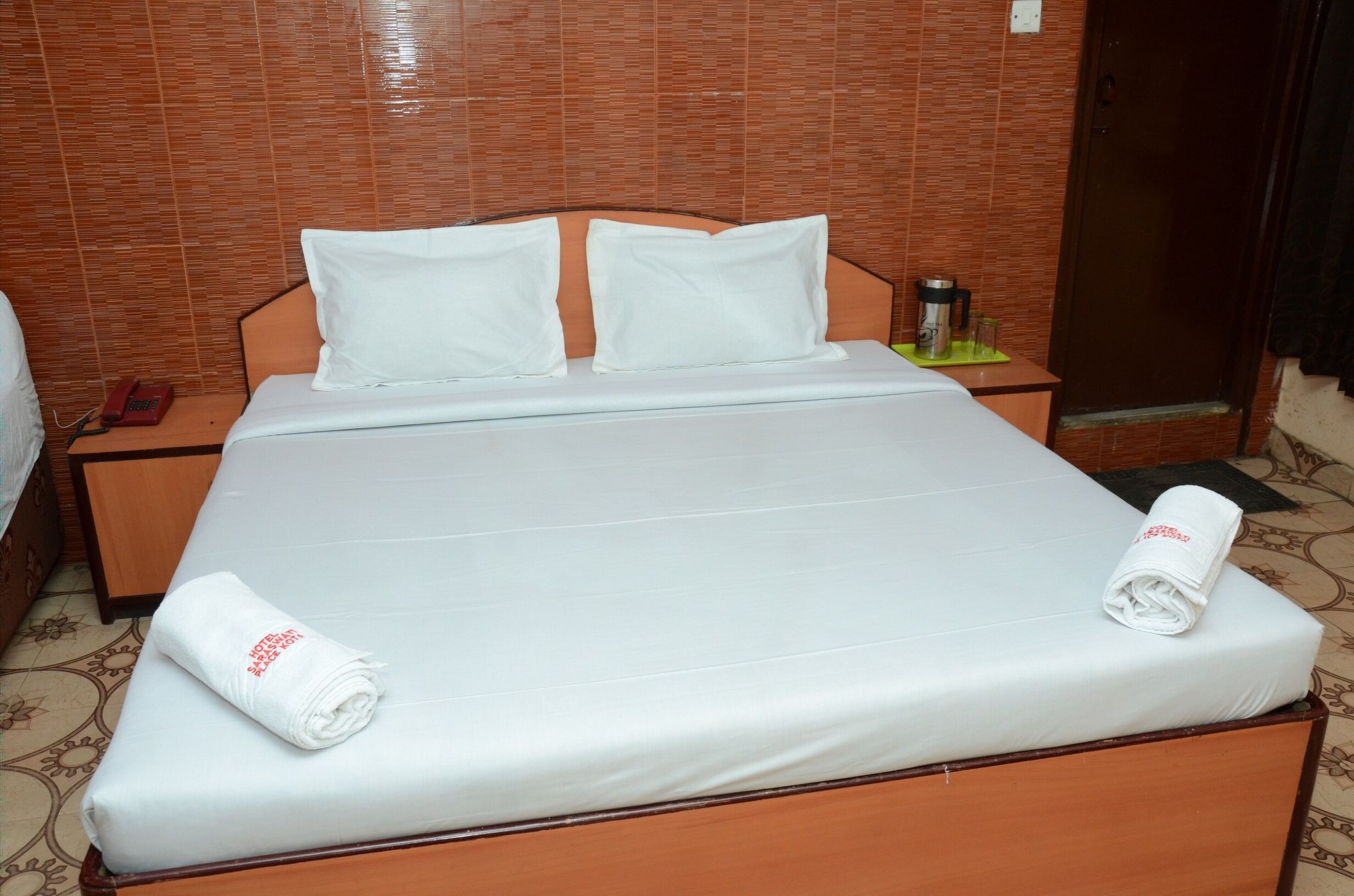 SARASWATI ( Pure Vegetarian ) - A COMPLETE FAMILY HOTEL Standard Non AC With Fan 3