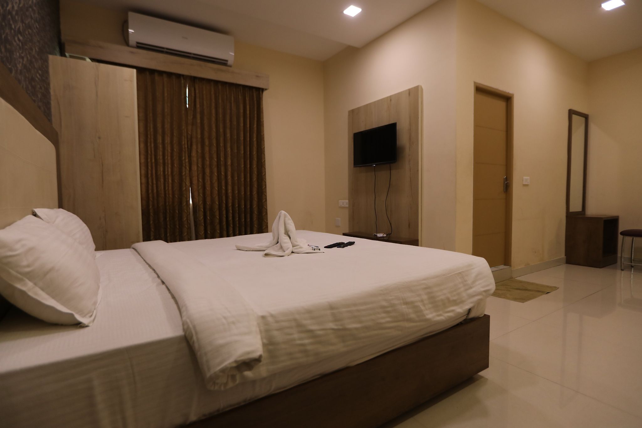 Salem Regency Premium AC -WIFI 3