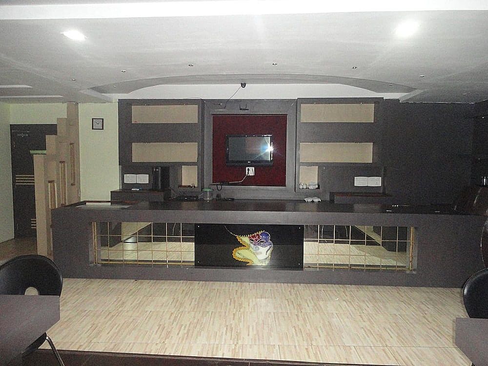undefined Green Valley Hotel 4