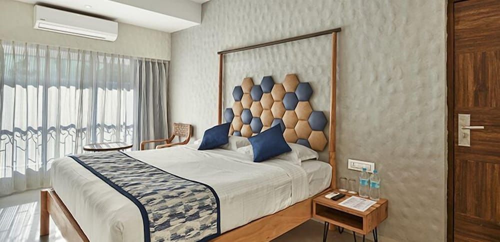 Meritas Adore Resort Deluxe Room 6