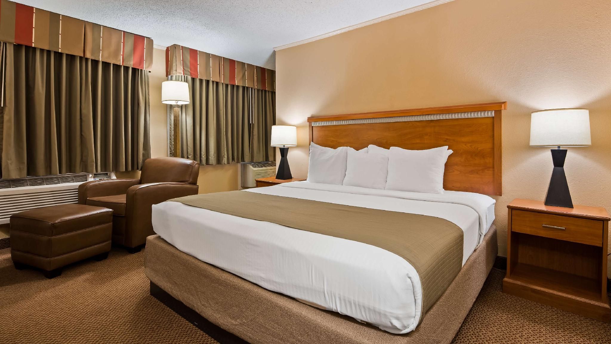 1 Queen Bed, Nonsmoking, Second Floor