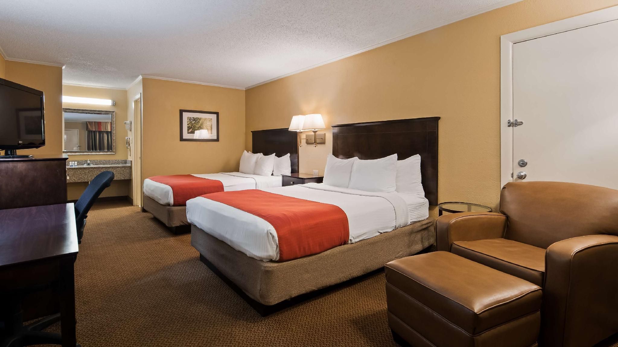 2 Queen Beds, Nonsmoking, First Floor