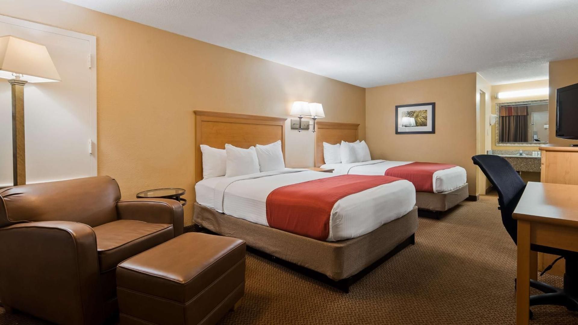 Queen Room with Two Queen Beds and Roll In Shower - Disability Access