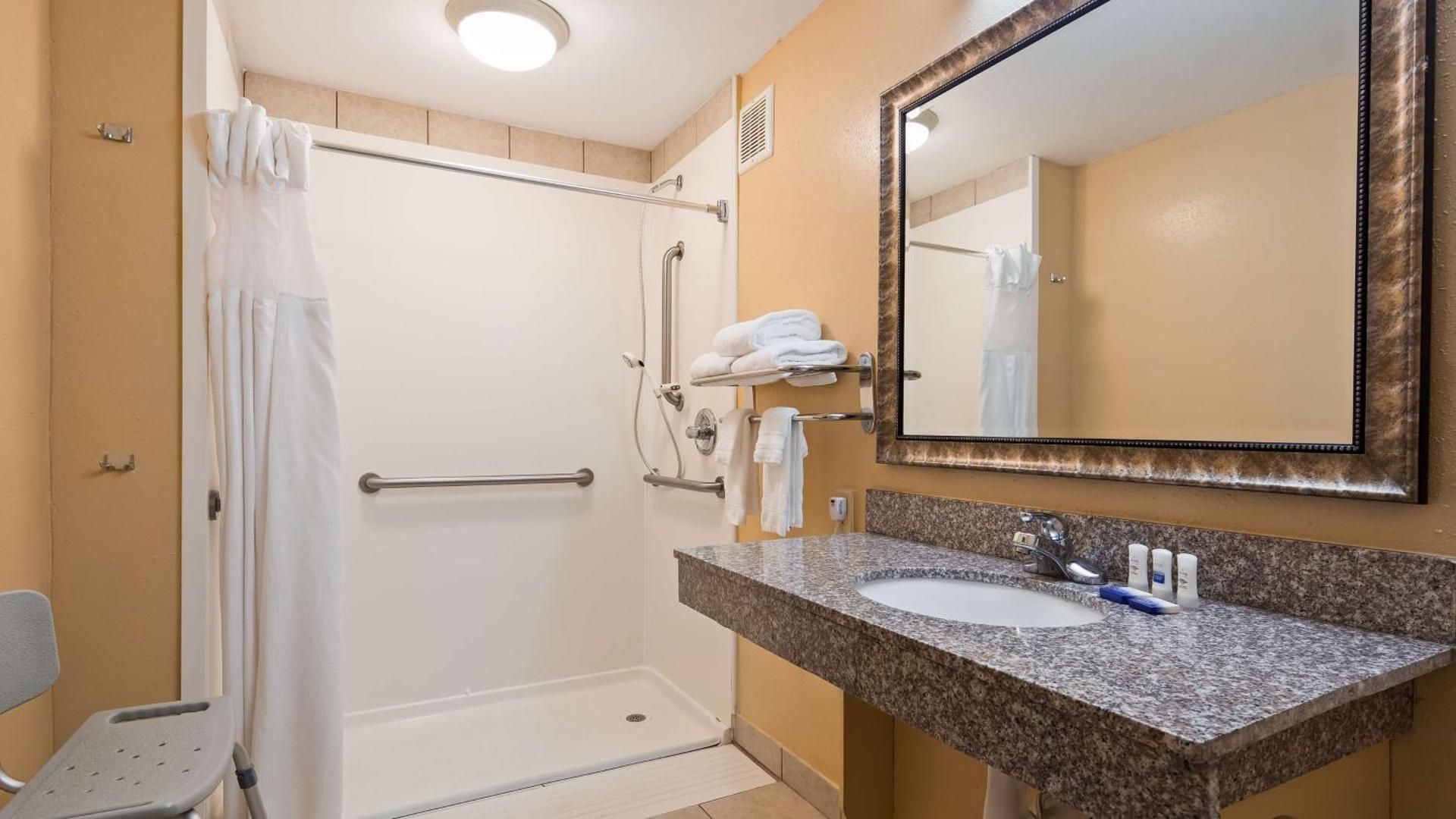 Queen Room with Two Queen Beds and Roll In Shower - Disability Access