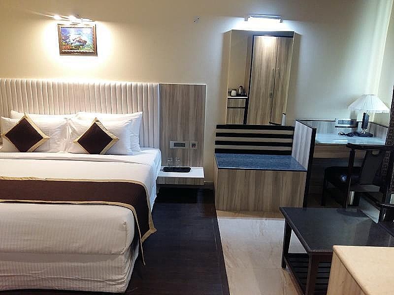 Hotel Broadway Inn Standard Double Room 4