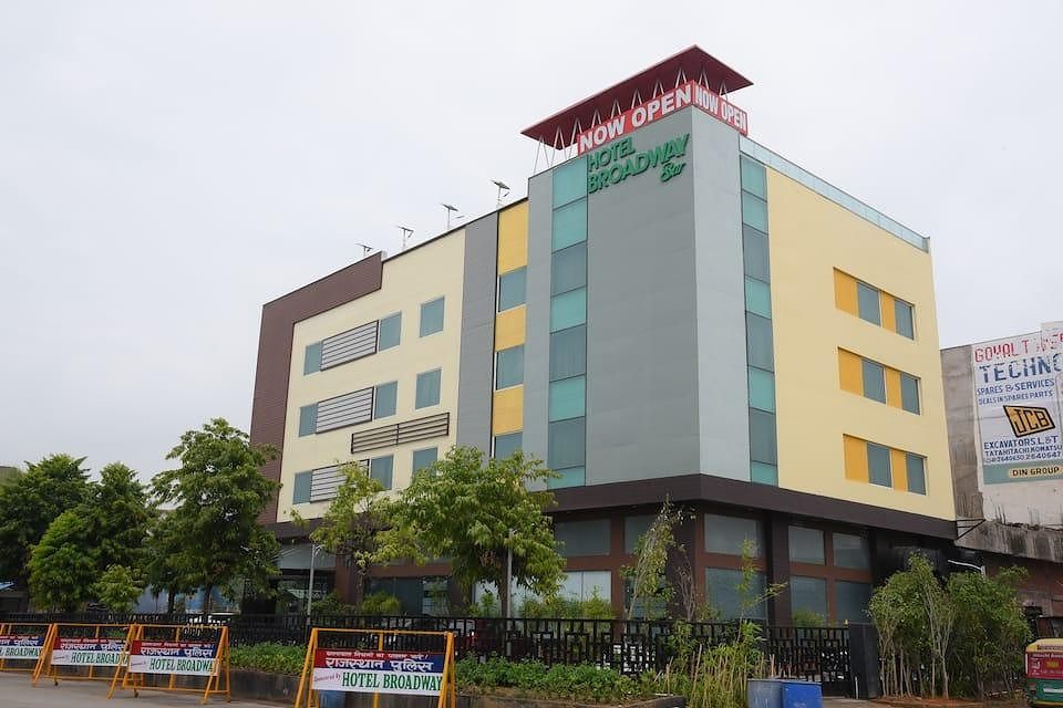 undefined Hotel Broadway Inn 5