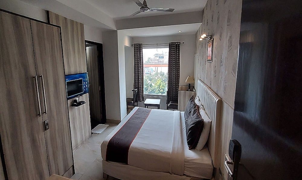 Hotel Broadway Inn Standard Double Room 5