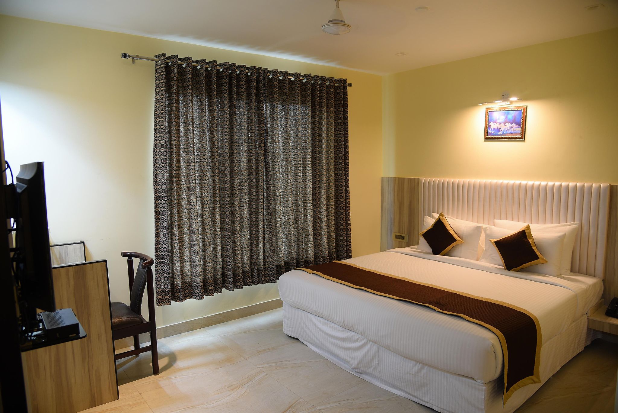 Hotel Broadway Inn Standard Double Room 6