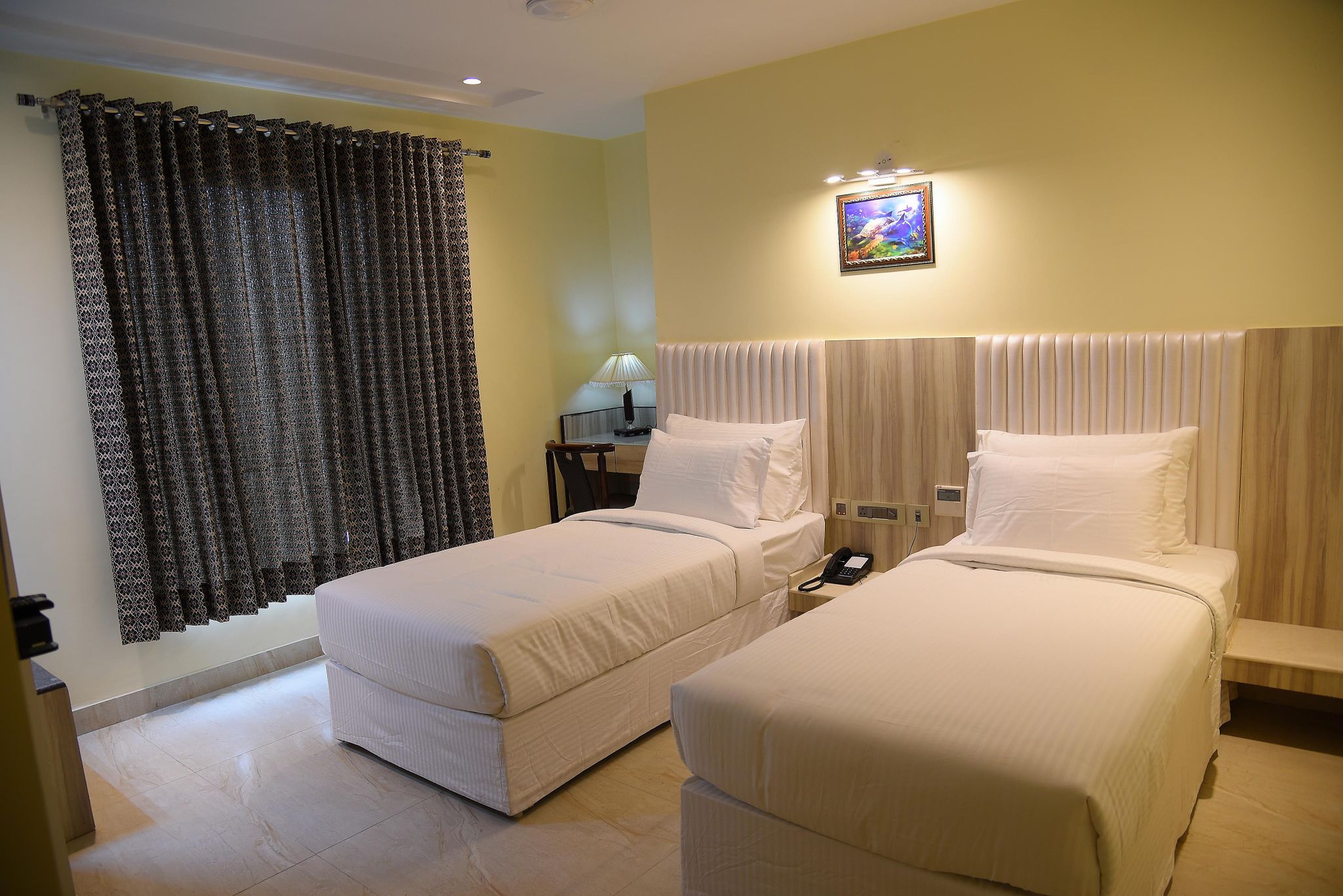 Hotel Broadway Inn Standard Double Room 7