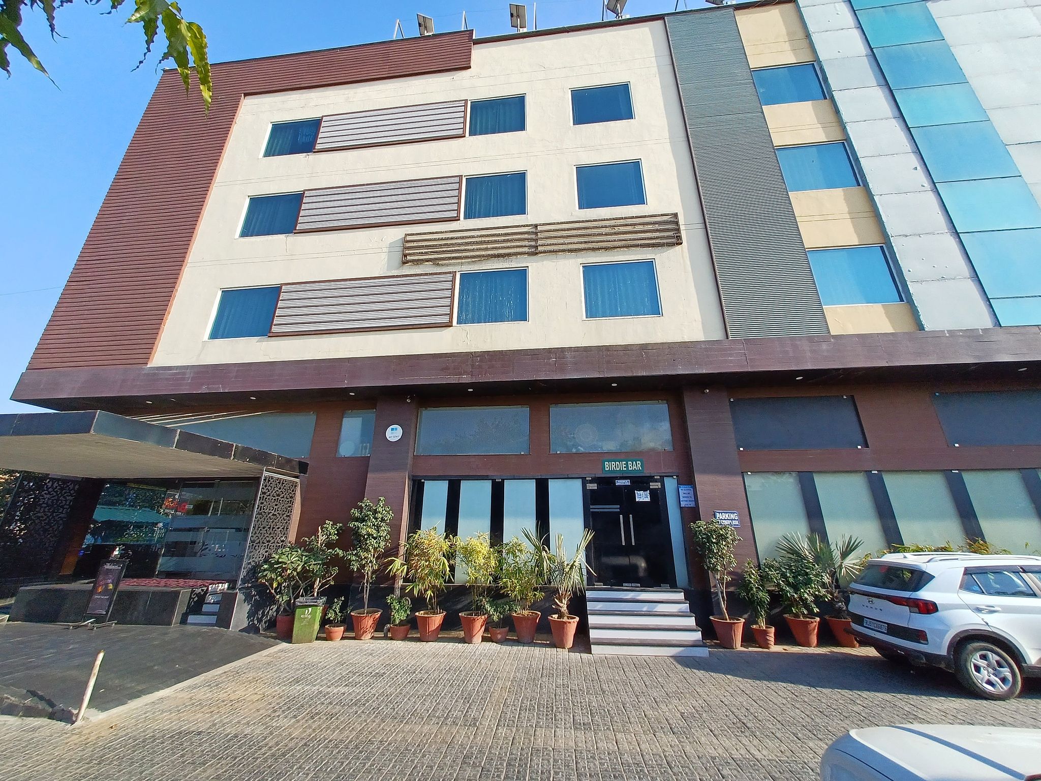 undefined Hotel Broadway Inn