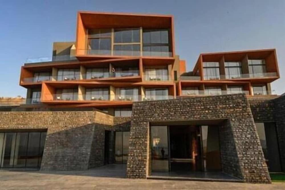 undefined Aria Resort and Spa 7