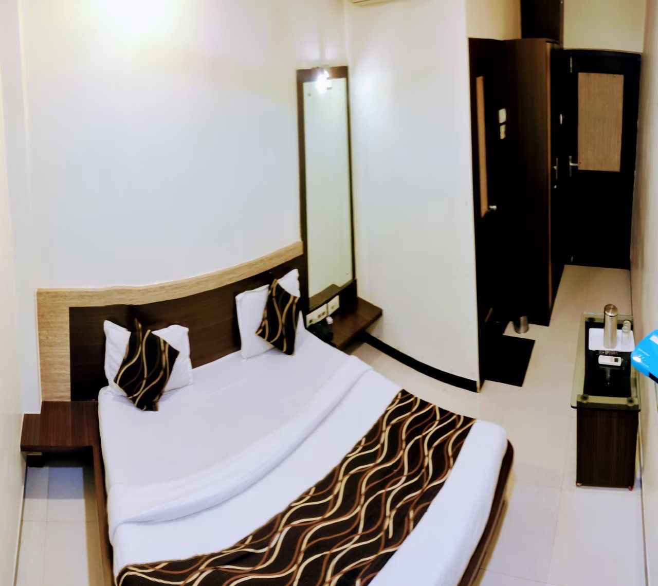 Hotel Shanti Home Executive AC 3