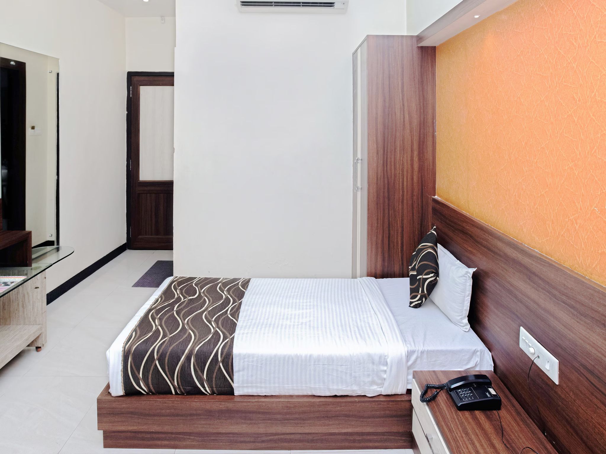 Hotel Shanti Home Executive AC 2