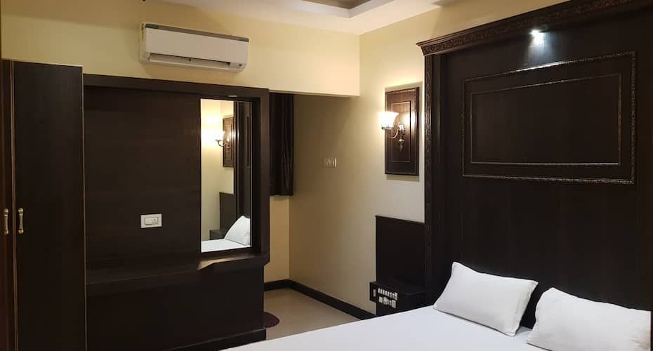 Deluxe AC Room