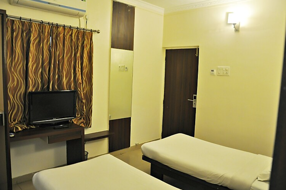 Hotel Royal Enclave Deluxe Non AC Room-( Below 20 years are not allowed)