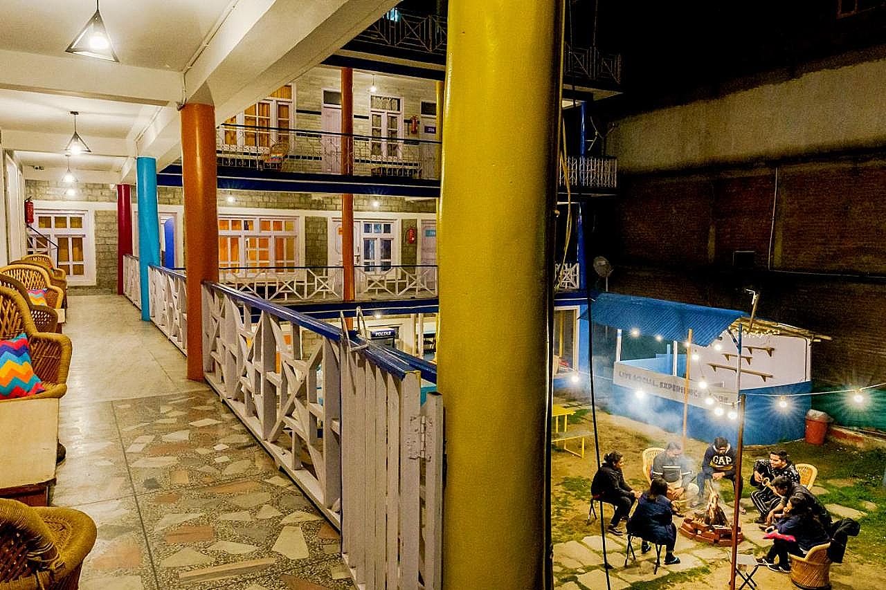 goSTOPS Manali Bed in 6 Bed Mixed Non-AC Dormitory Room with Ensuite Bathroom 2