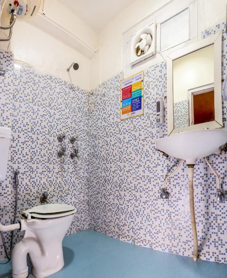 goSTOPS Manali Bed in 6 Bed Mixed Non-AC Dormitory Room with Ensuite Bathroom 3