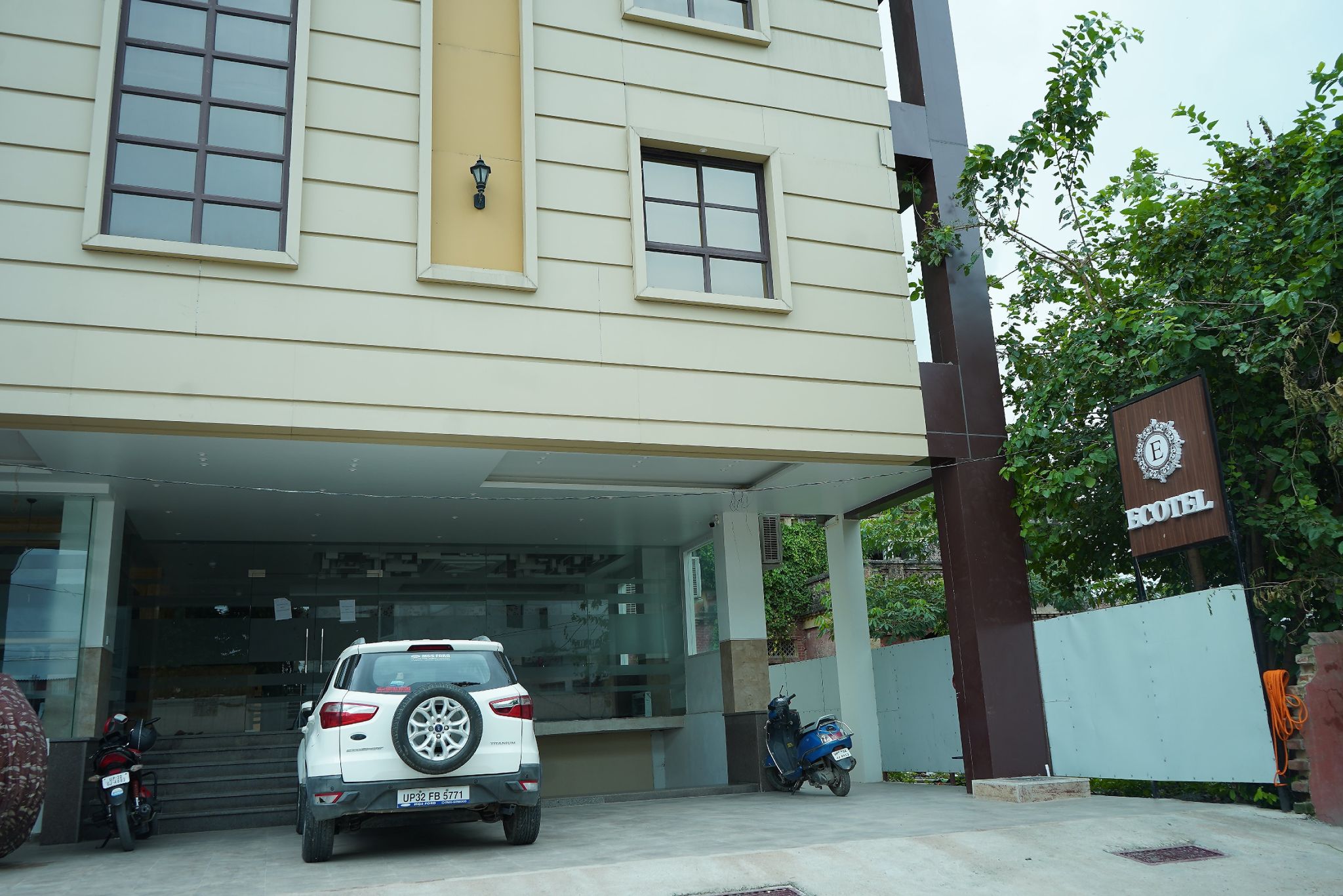 undefined Hotel Ecotel 5
