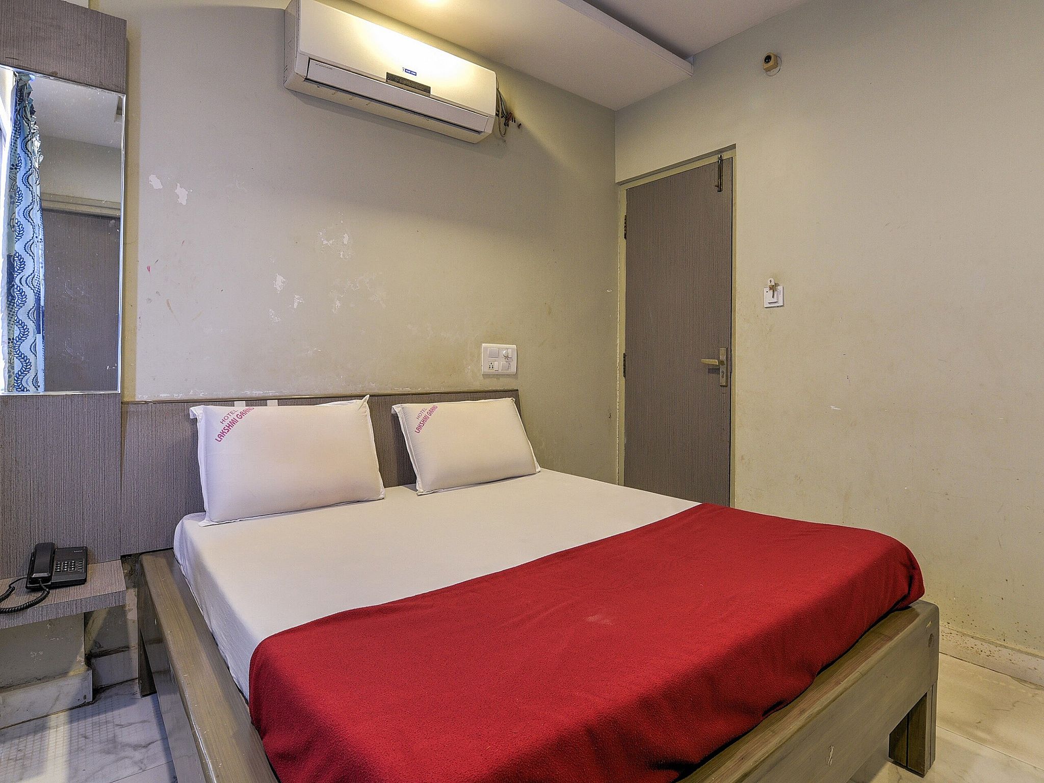 Deluxe Room AC