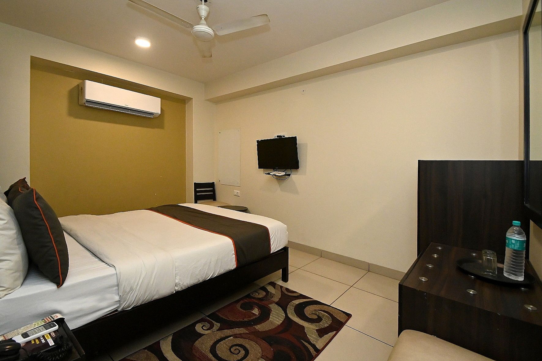 Hotel Singh Palace Sanatized Deluxe AC Room 8