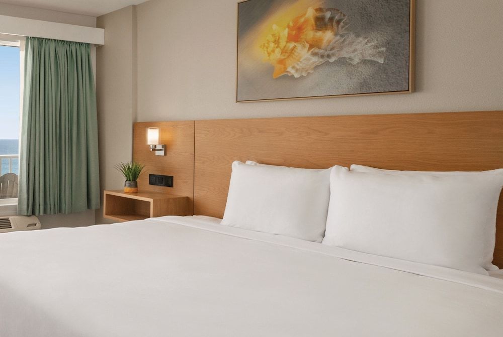 Room, 1 King Bed, Non Smoking, Jetted Tub