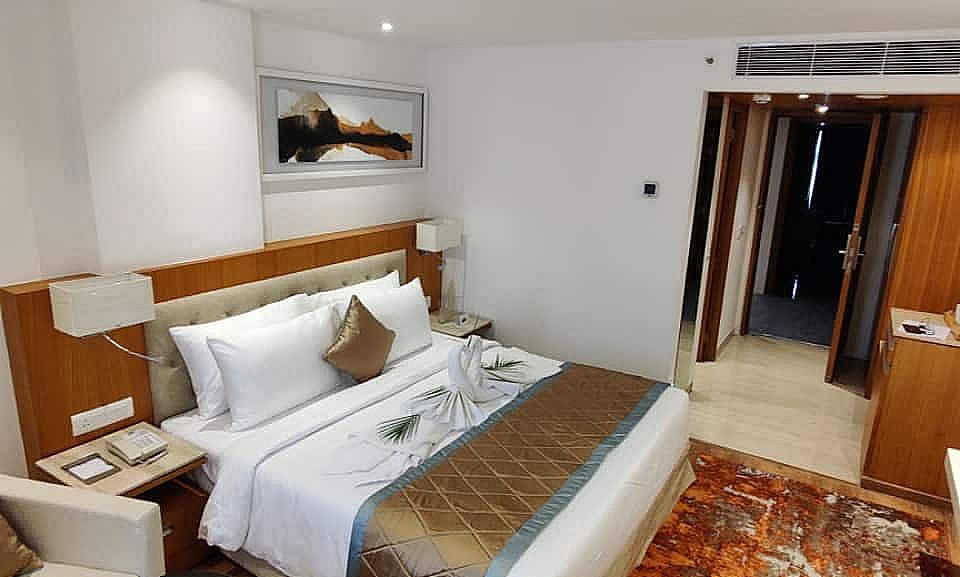 Best Western Plus Tejvivaan 1 King Bed, Non-Smoking, Superior Room, Mini Bar, Safe, Wi-Fi, Coffee Maker 4