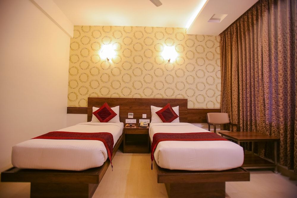 Myspace Hotels Silverstar Deluxe Room, 1 Queen Bed 2