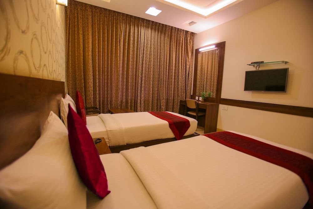 Myspace Hotels Silverstar Deluxe Room, 1 Queen Bed 3