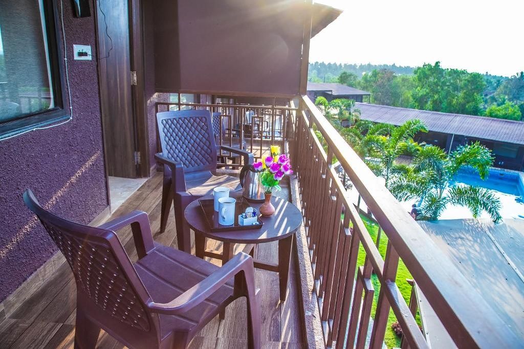 King Room with Pool View