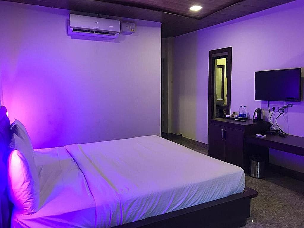 King Room with Pool View