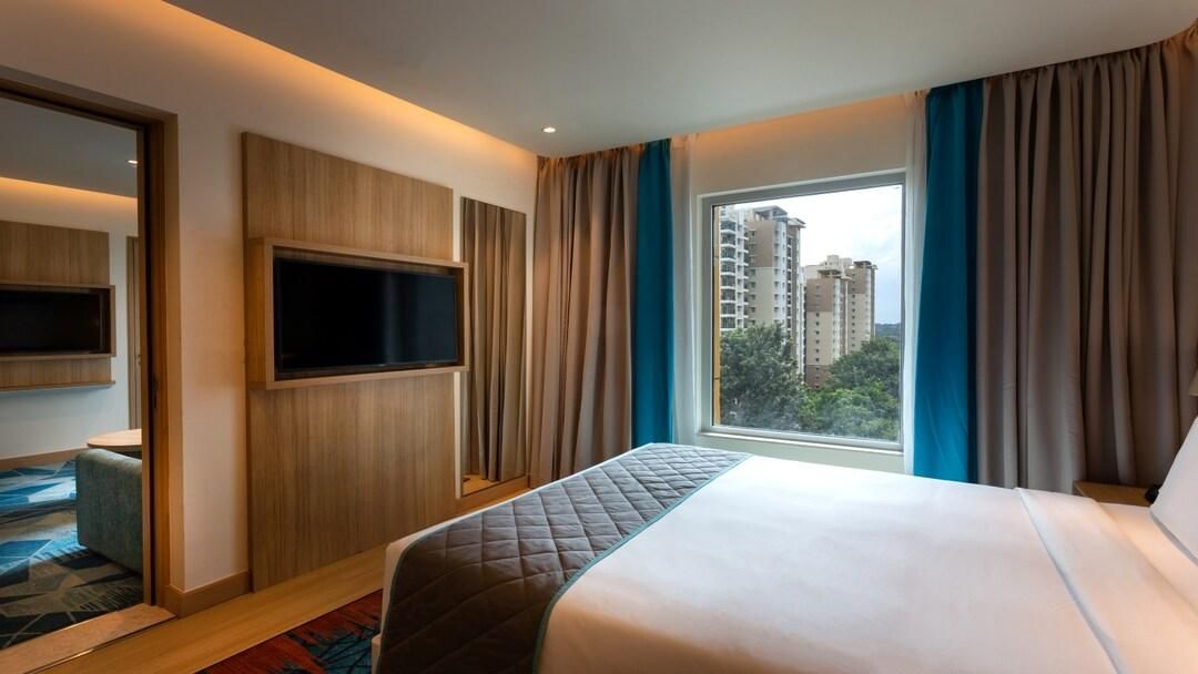 1 QUEEN BED SUITE KITCHENETTE Free Buffet Breakfast and 15% Disc on F&B