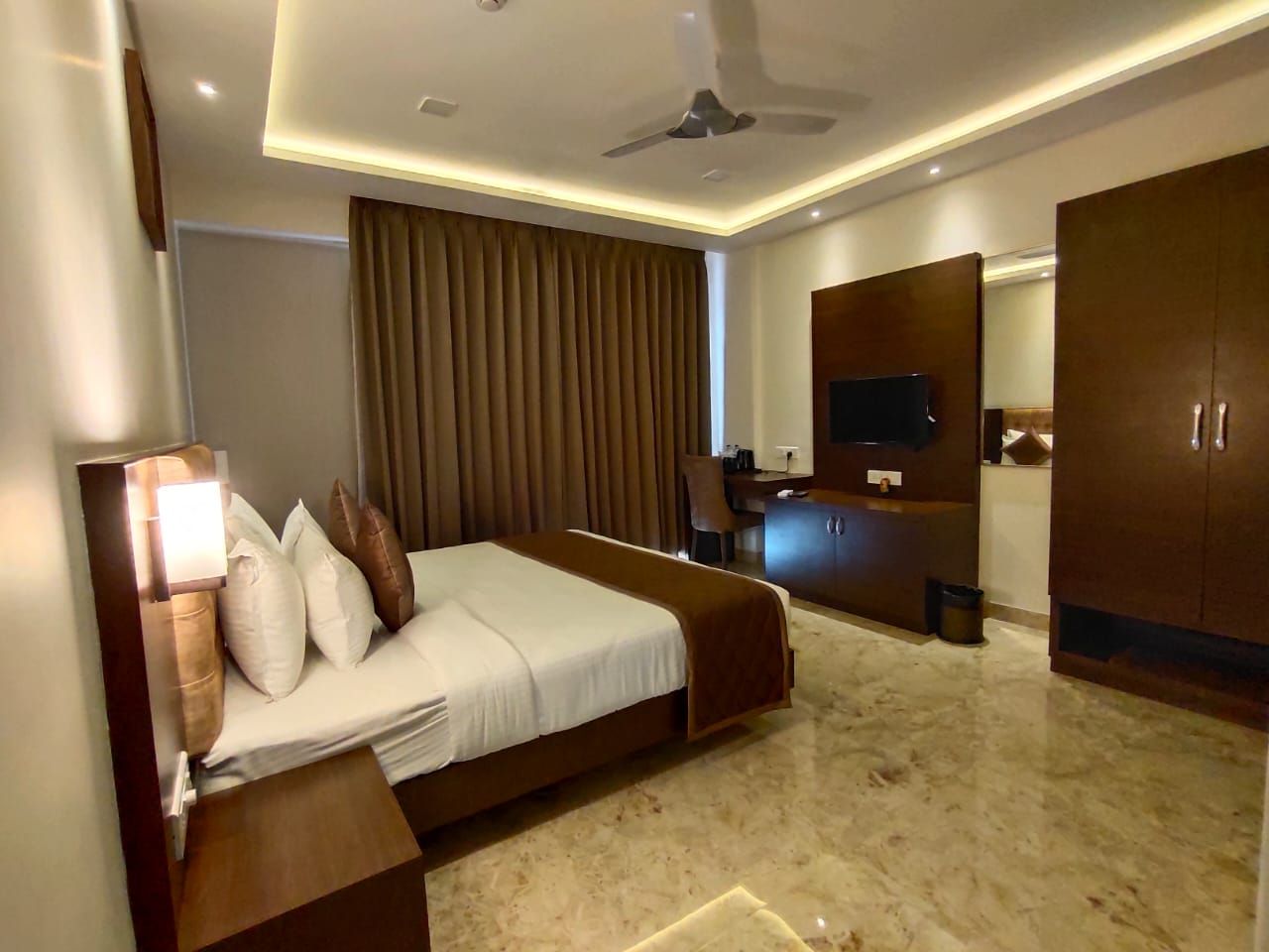 Apartment with Balcony