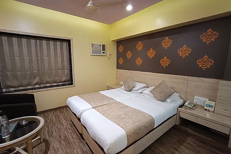 Rajhans Hotel Executive Room 2