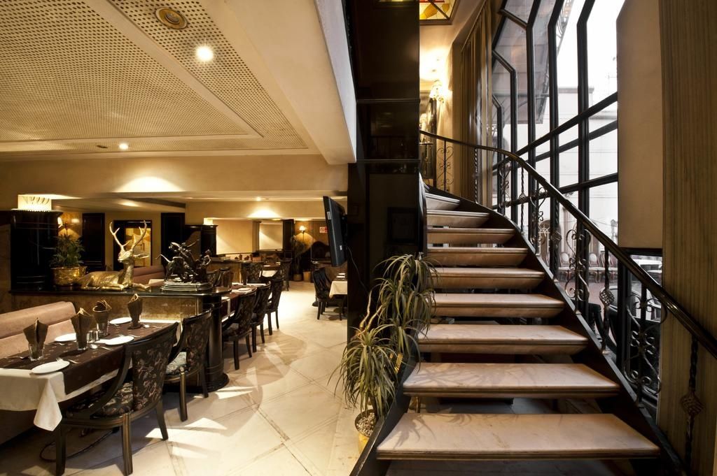 undefined Rajhans Hotel 9