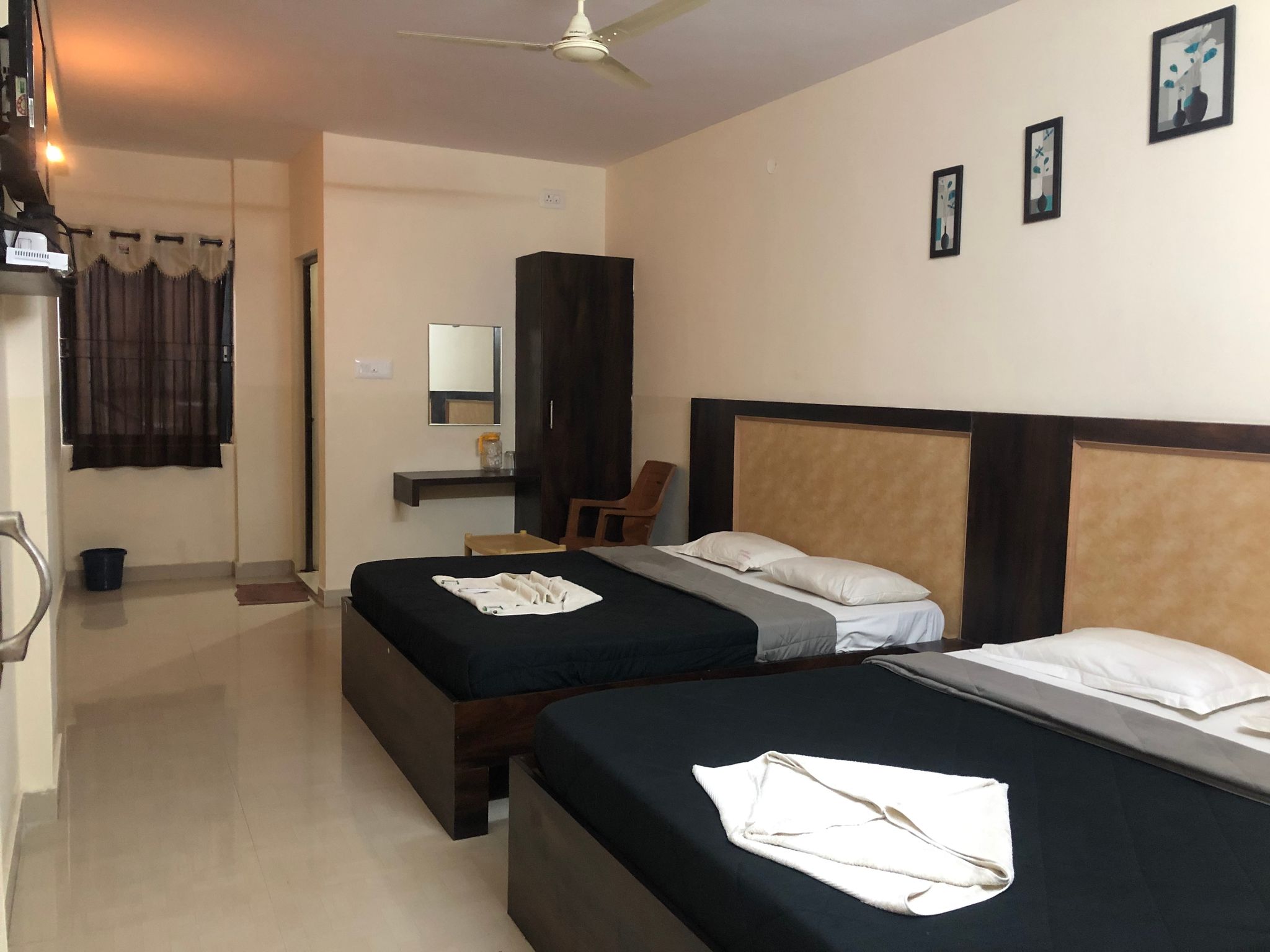 undefined Veekay Lodge 9