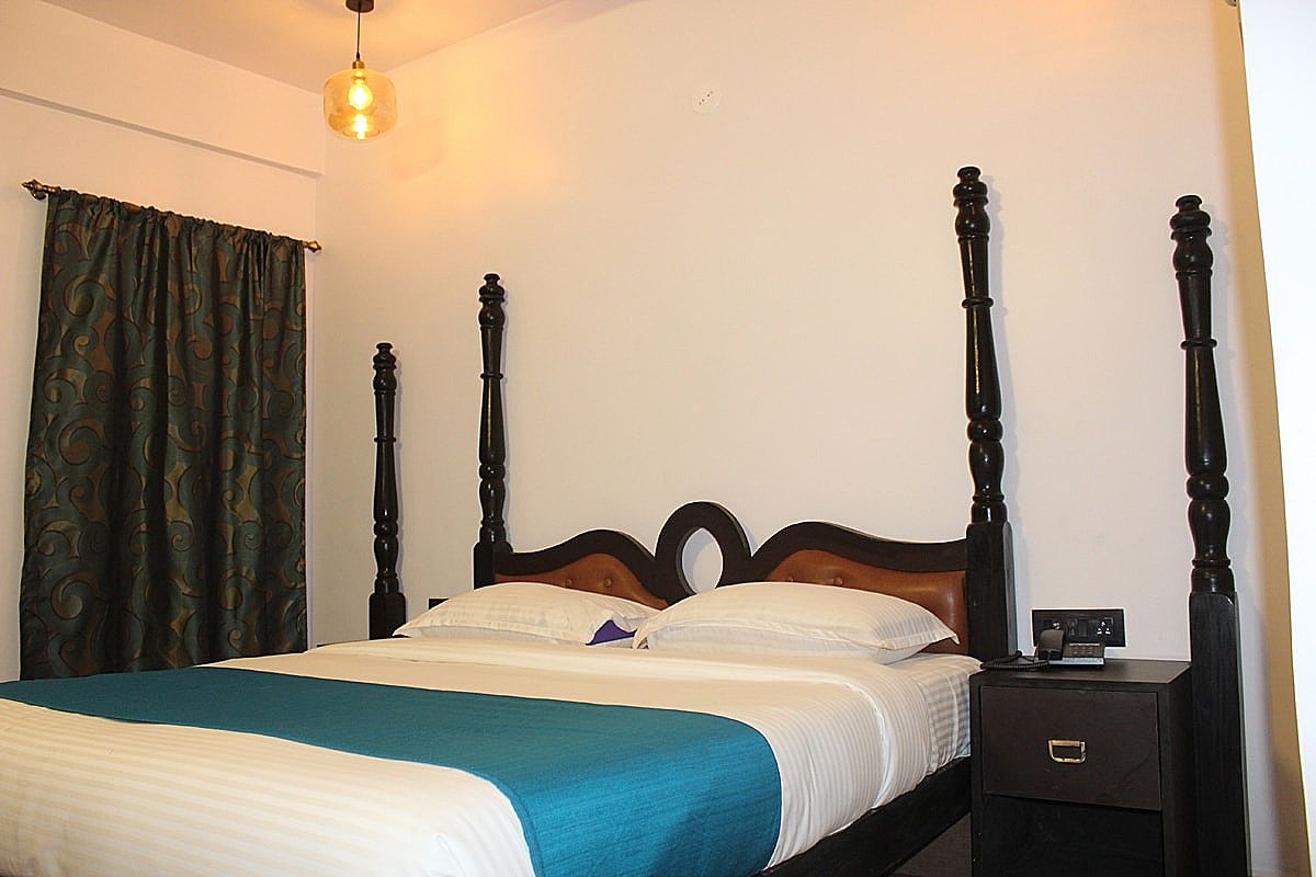 Coastal Stays Baga Deluxe Room A/C 7