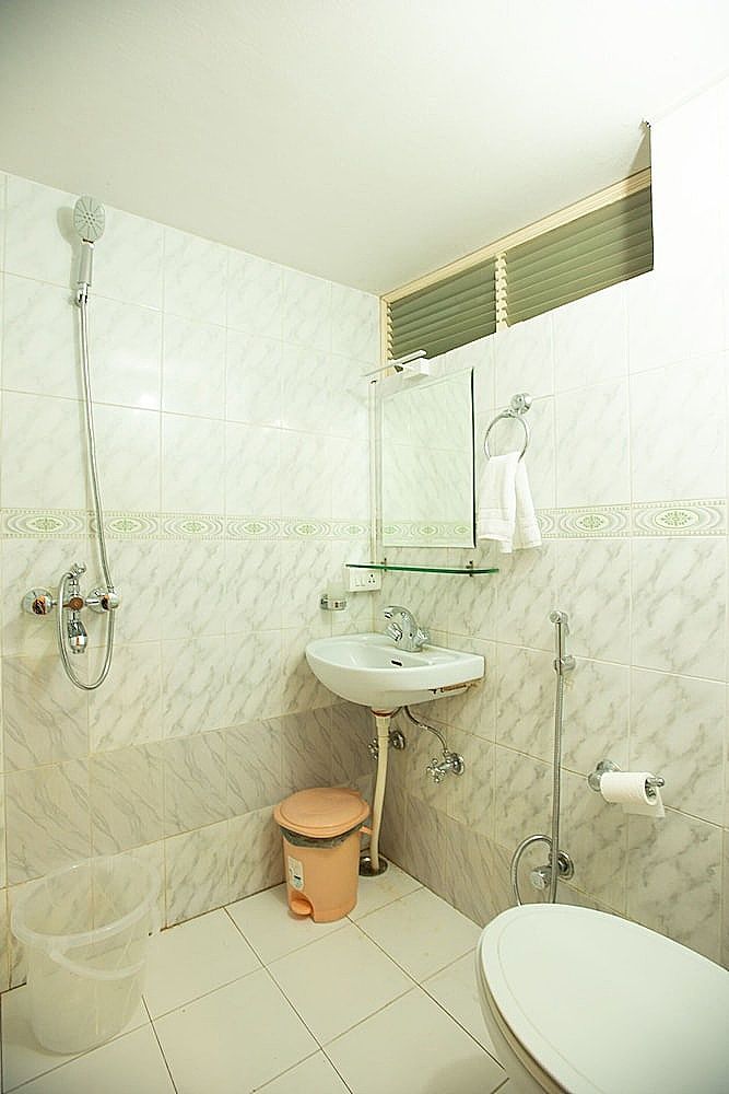 Hostel Mantra Deluxe Room 6