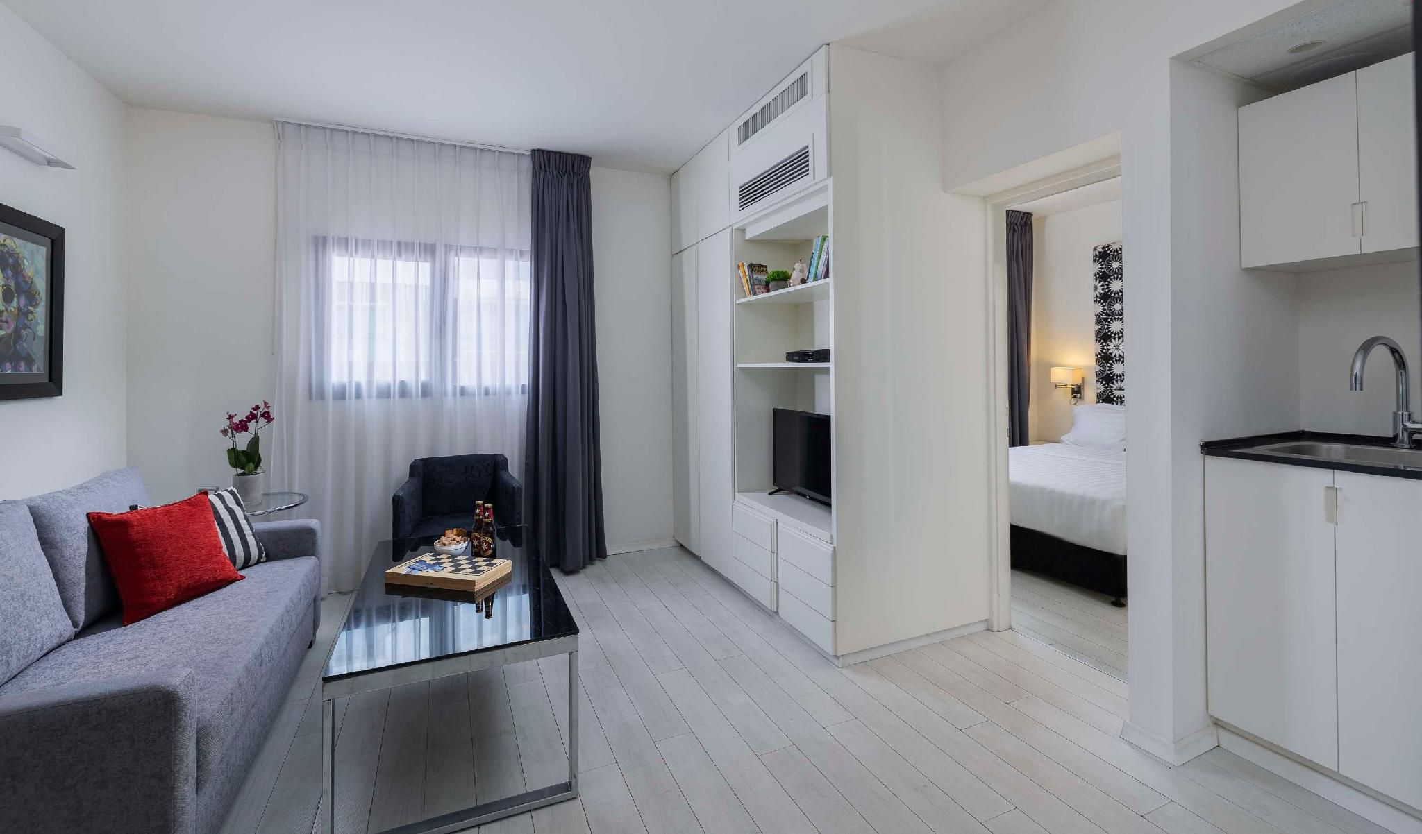 undefined Best Western Regency Suites 4