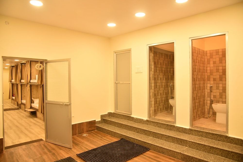 undefined Hotel Relax Inn - Hostel 8