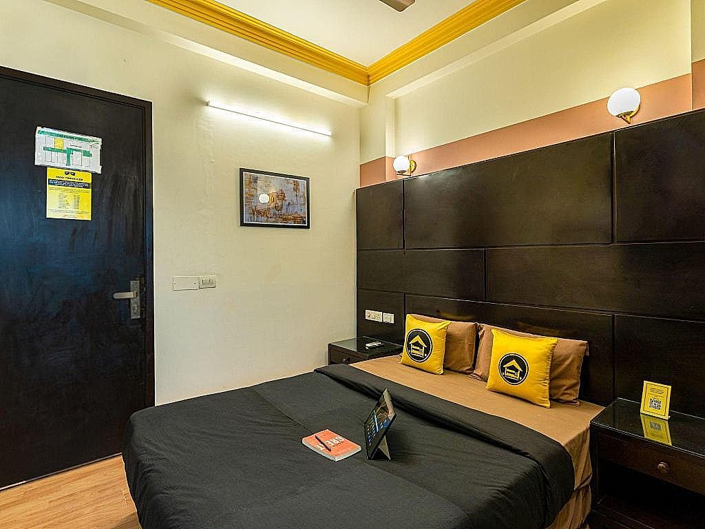 The Hosteller Delhi Deluxe Double Room 4