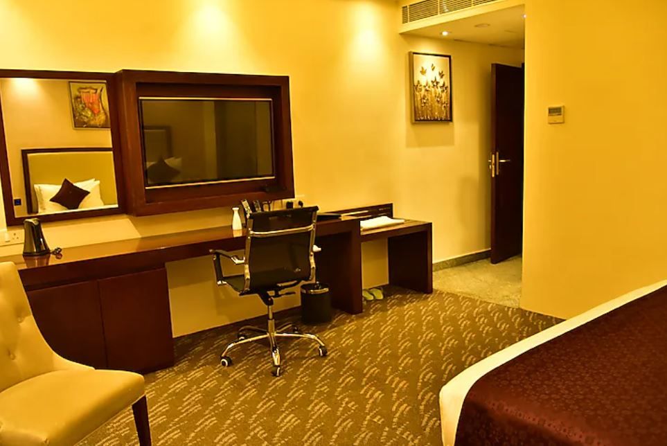 Hotel White Feather Standard AC Room 5