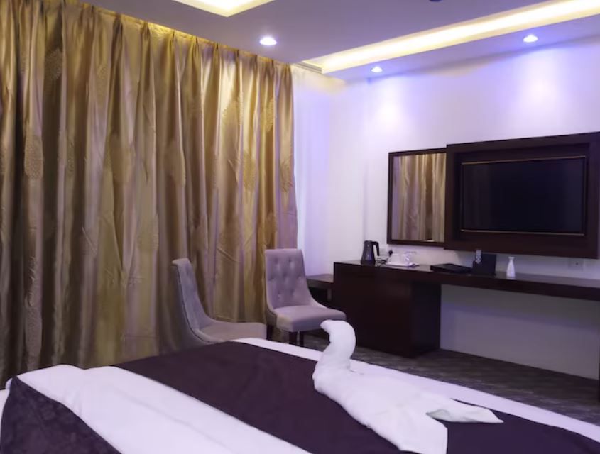 Hotel White Feather Standard AC Room 4