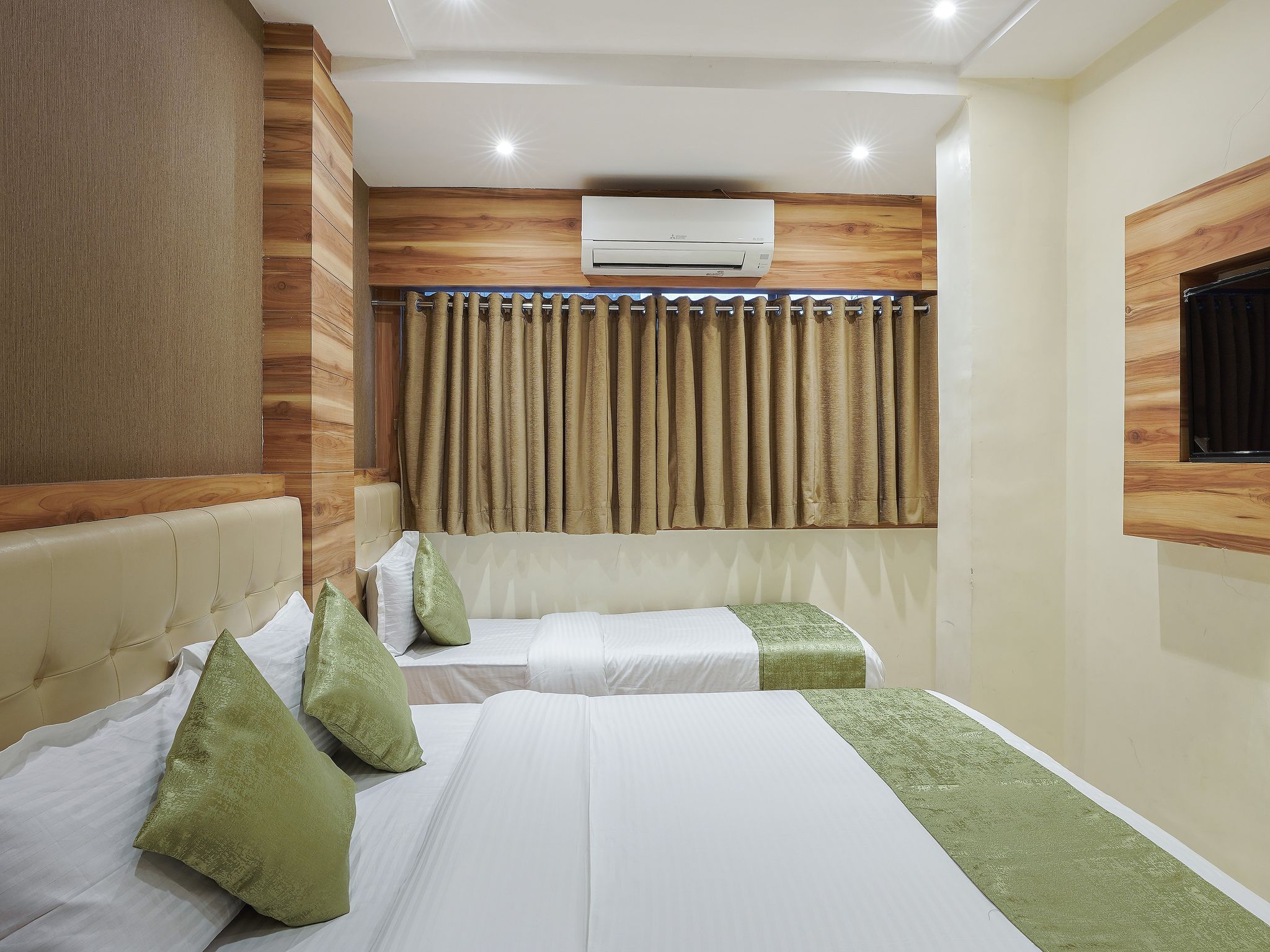 Executive Room Non Attached